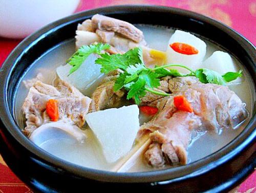 炖煮羊肉必备调料推荐，这样做更鲜香美味