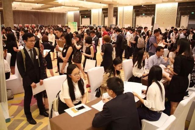 上海选调80人，同济、复旦占多数，本地人表示清北比不过很正常