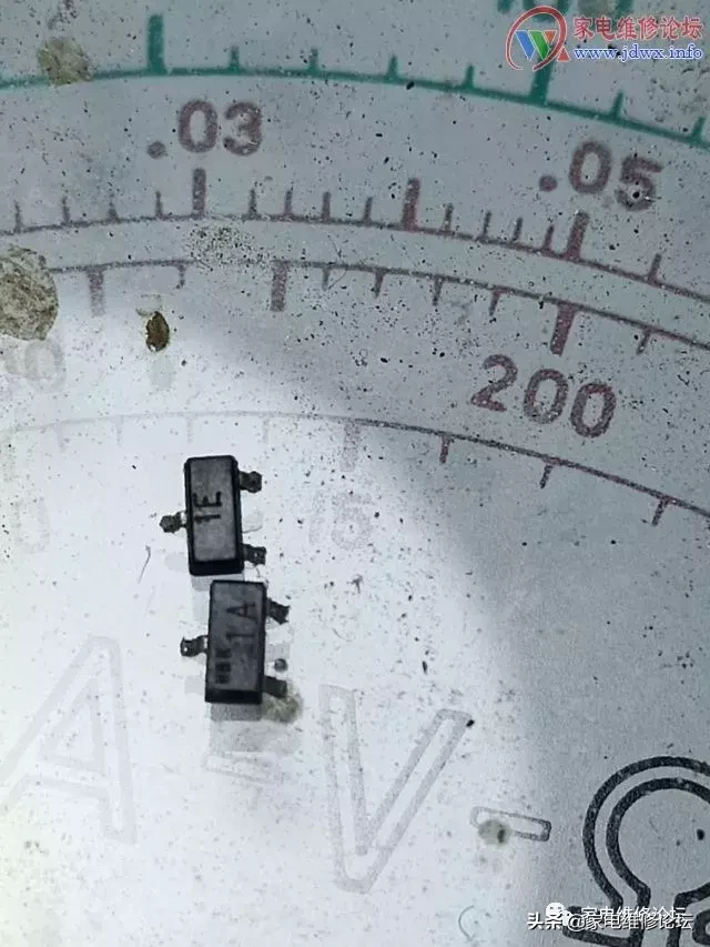 海尔液晶电视L40F6暗灰屏有伴音的维修随笔