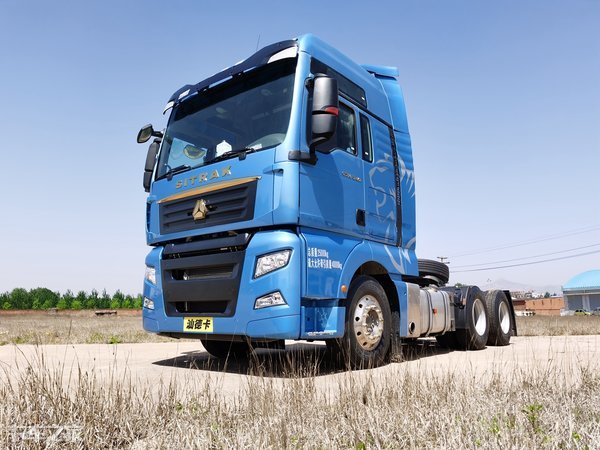 2020款重汽汕德卡牵引车配超高顶驾驶室，售价45万元值吗？