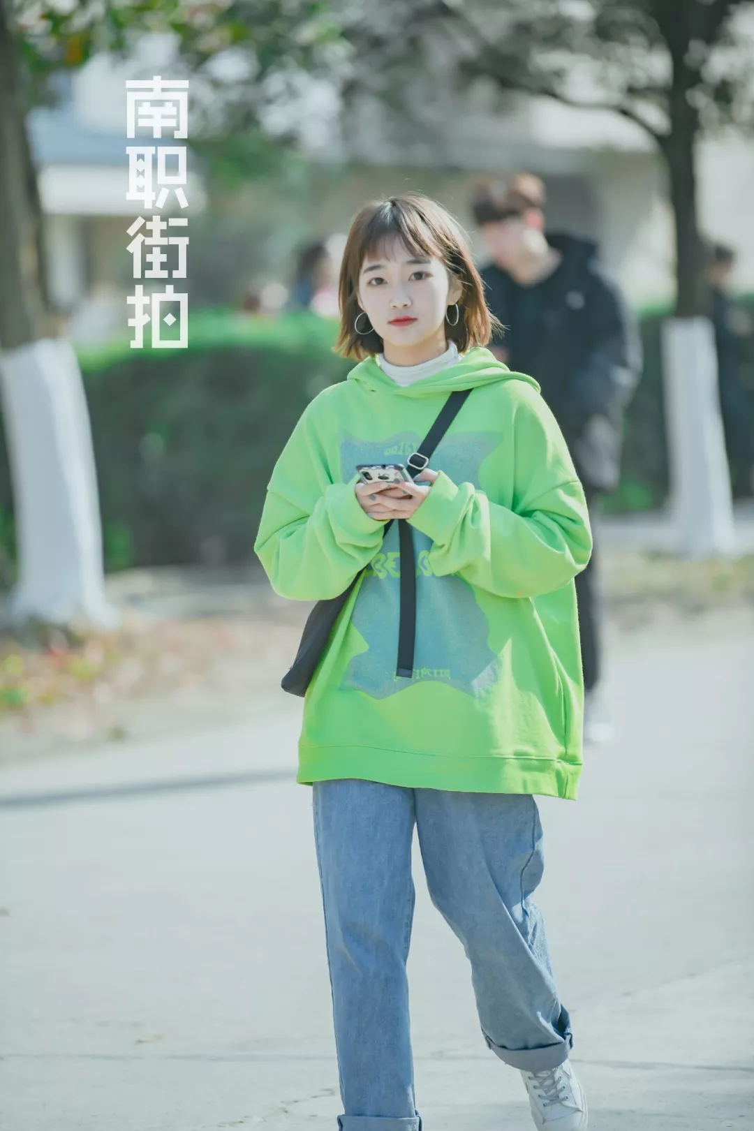 诞生于千年绸都，还是省级示范高校，这所大学占地1400余亩