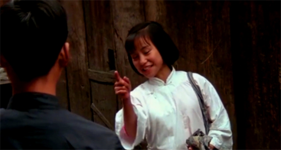 萧萧：12岁童养媳背着小丈夫“偷尝禁果”，喜剧的结局藏着悲鸣