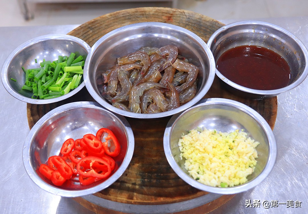 想吃虾不用再去饭店了，教你5种做法，简单易学，天天换着做