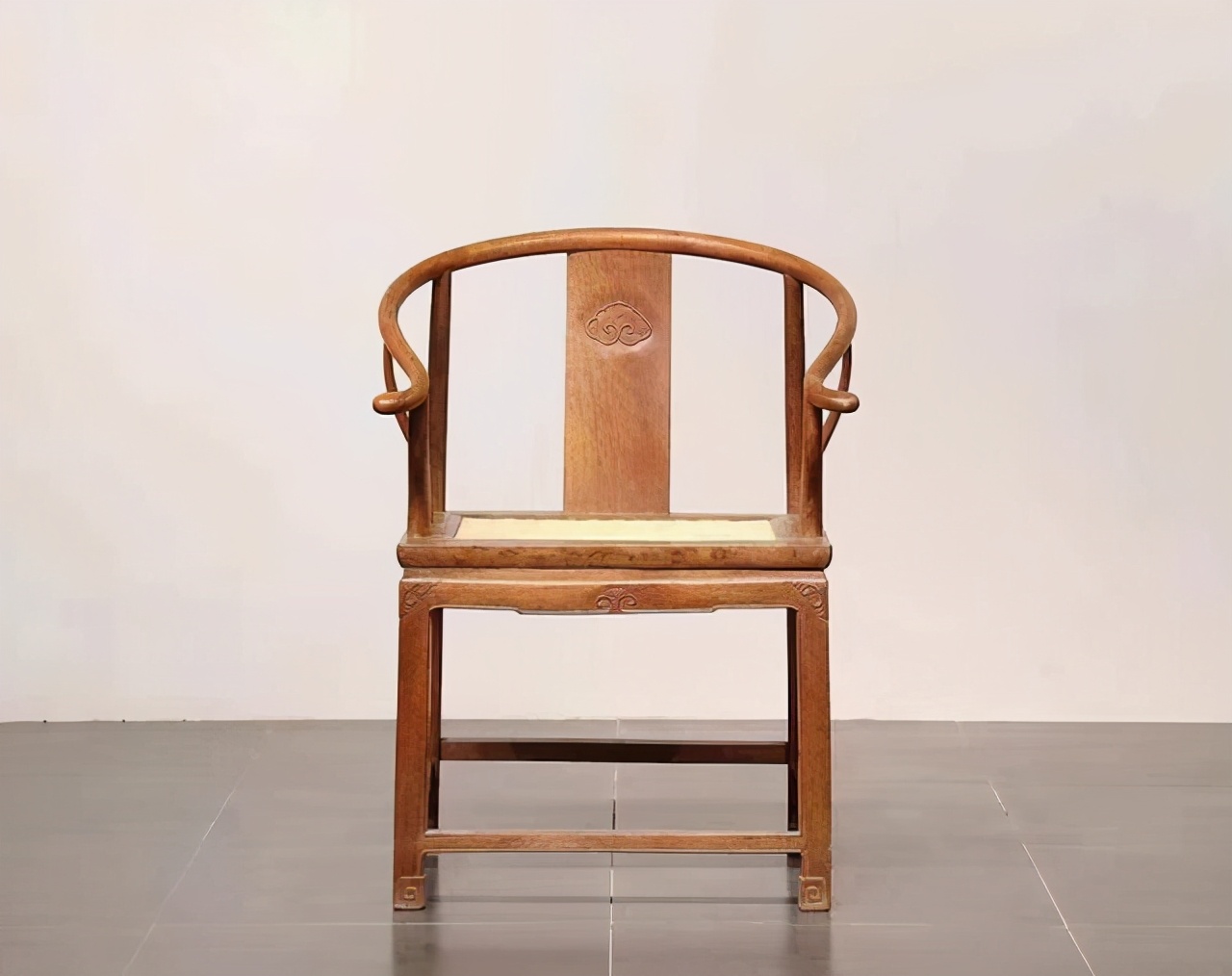 旧红木八仙桌多少钱(古典家具推荐) - 价格百科