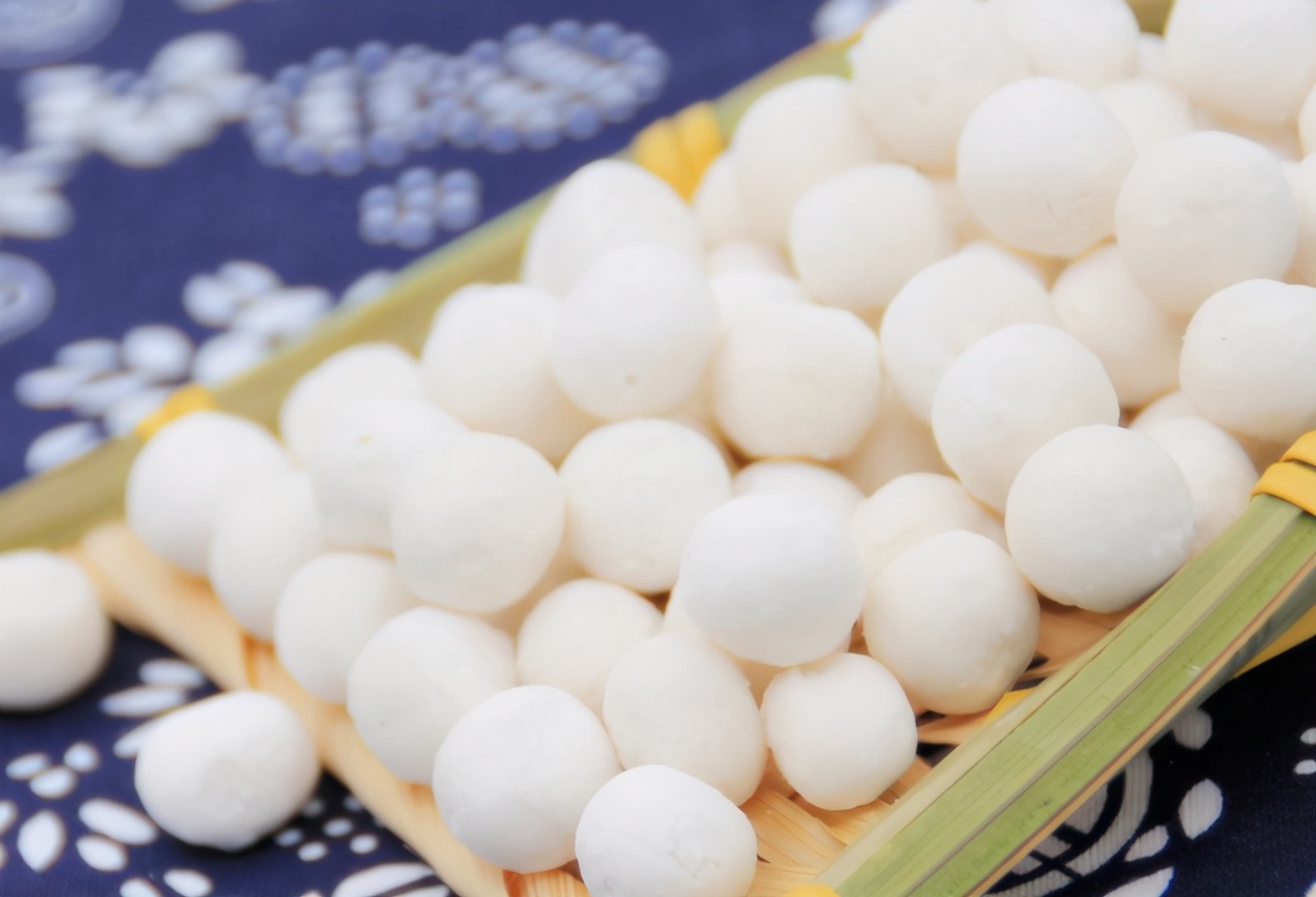 汤圆适合早上吃吗(汤圆适合早上吃吗减肥)