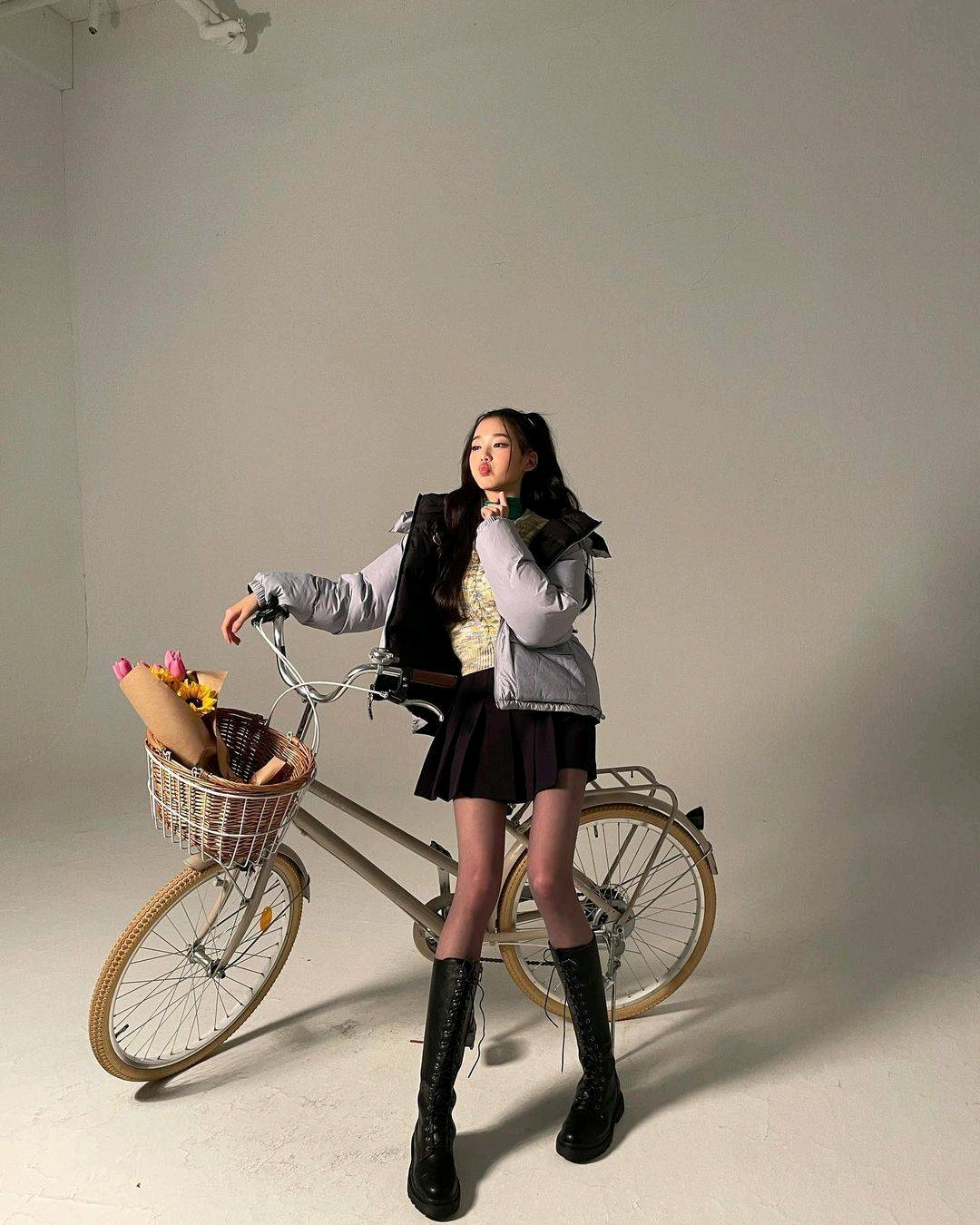 前IZONE成員張元英，炫耀8等身超薄比例