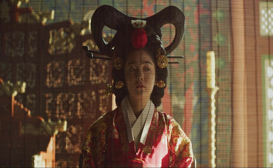 电影质感的韩剧《王国》中，那些细思极恐的细节，你看懂了多少
