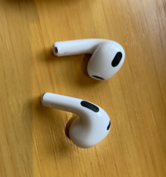 入手AirPods3代：相比第二代加强了低音，音质较为浑厚，续航更久