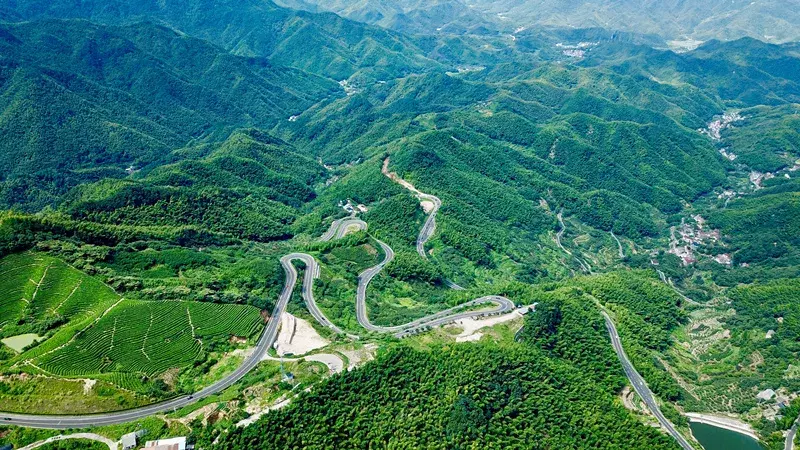开过3个就敢称“车神”！浙江8条盘山公路，窗外风景美到逆天~