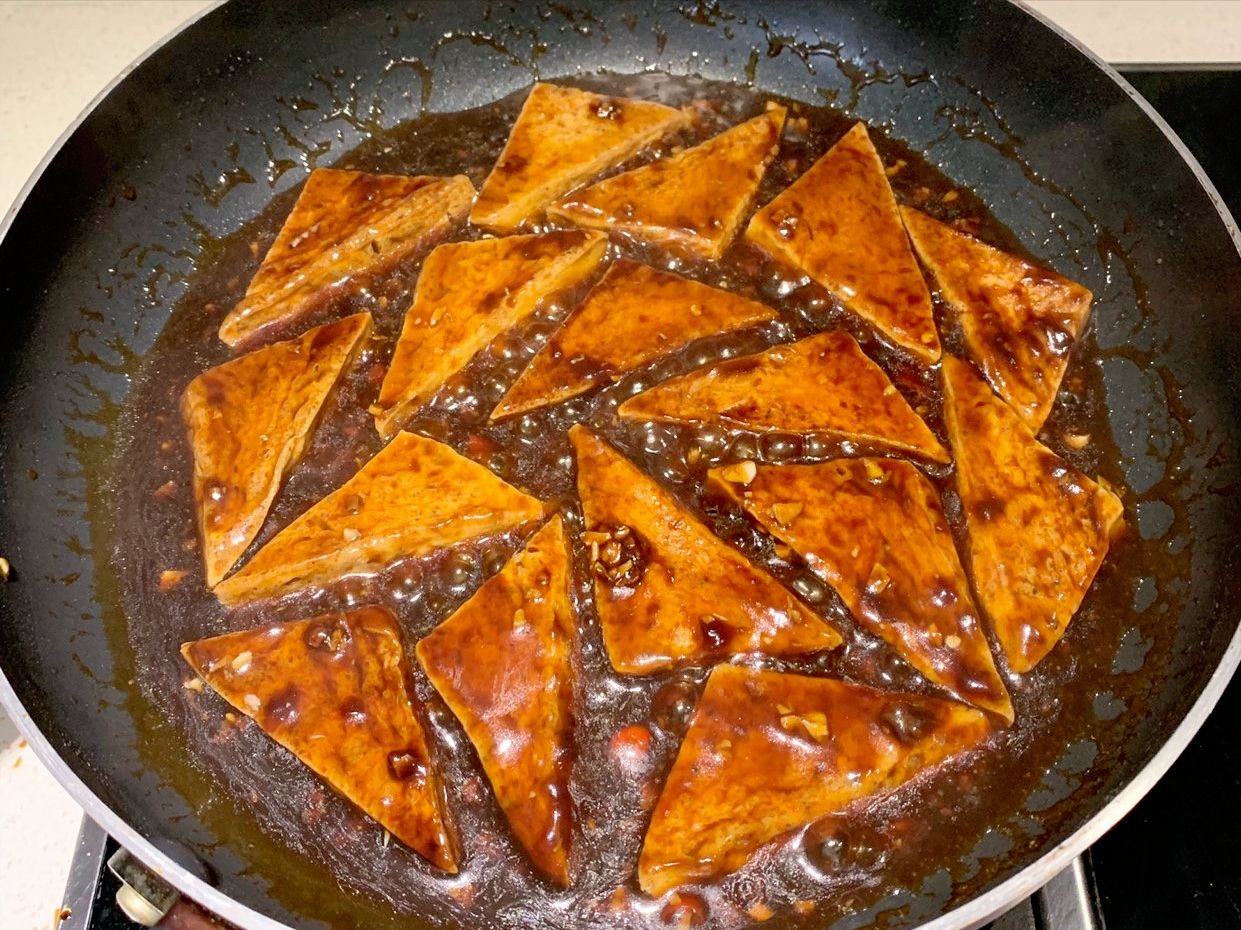 紅燒豆腐的家常做法,紅燒豆腐的家常做法最簡單的