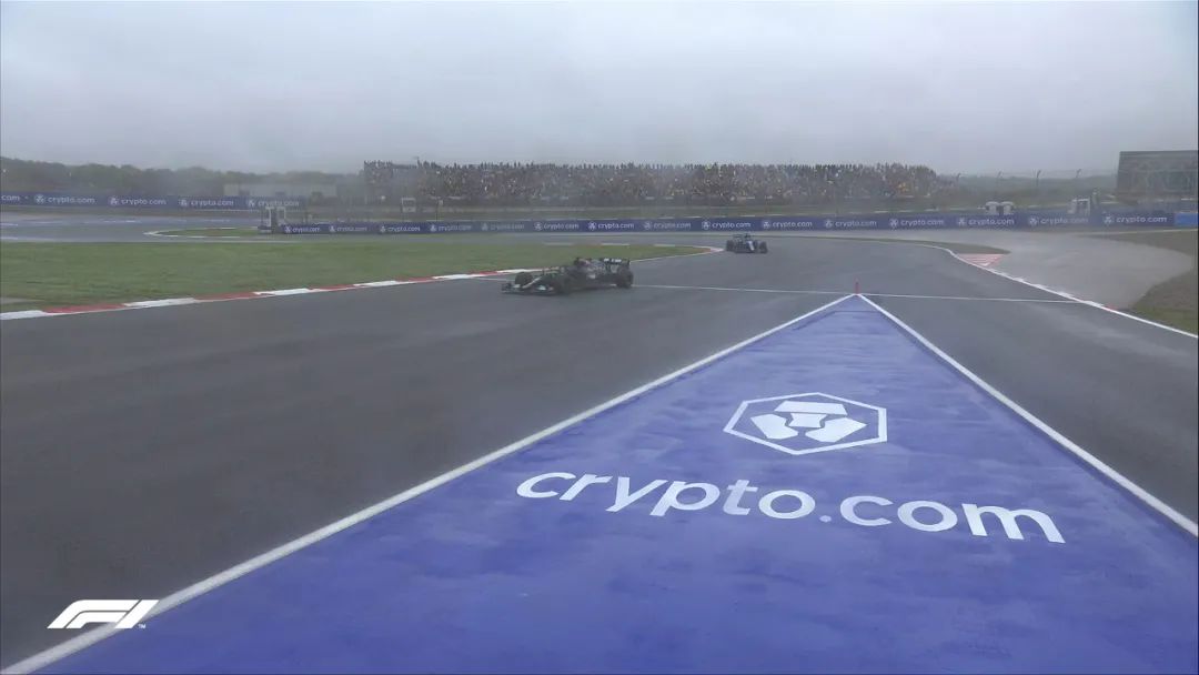 F1土耳其站正赛：博塔斯赛季首冠，两位“白牛”车手包揽二三