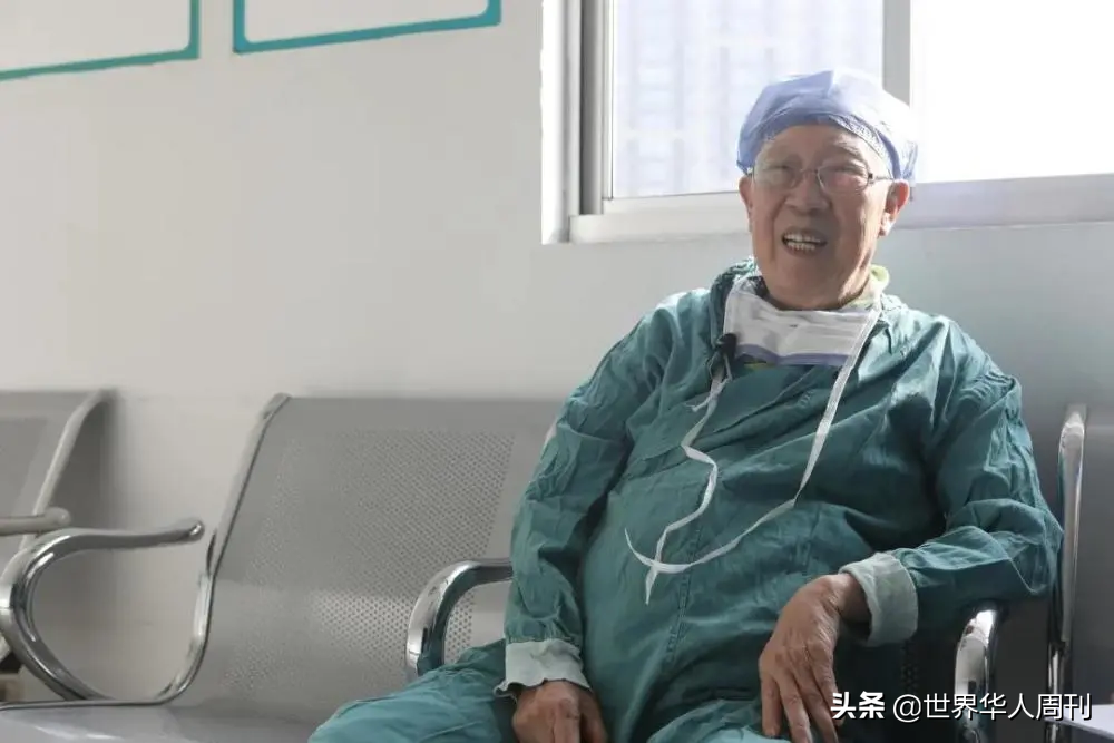 与袁隆平同日逝世的吴孟超：96岁仍在手术台，一生救了20000多人
