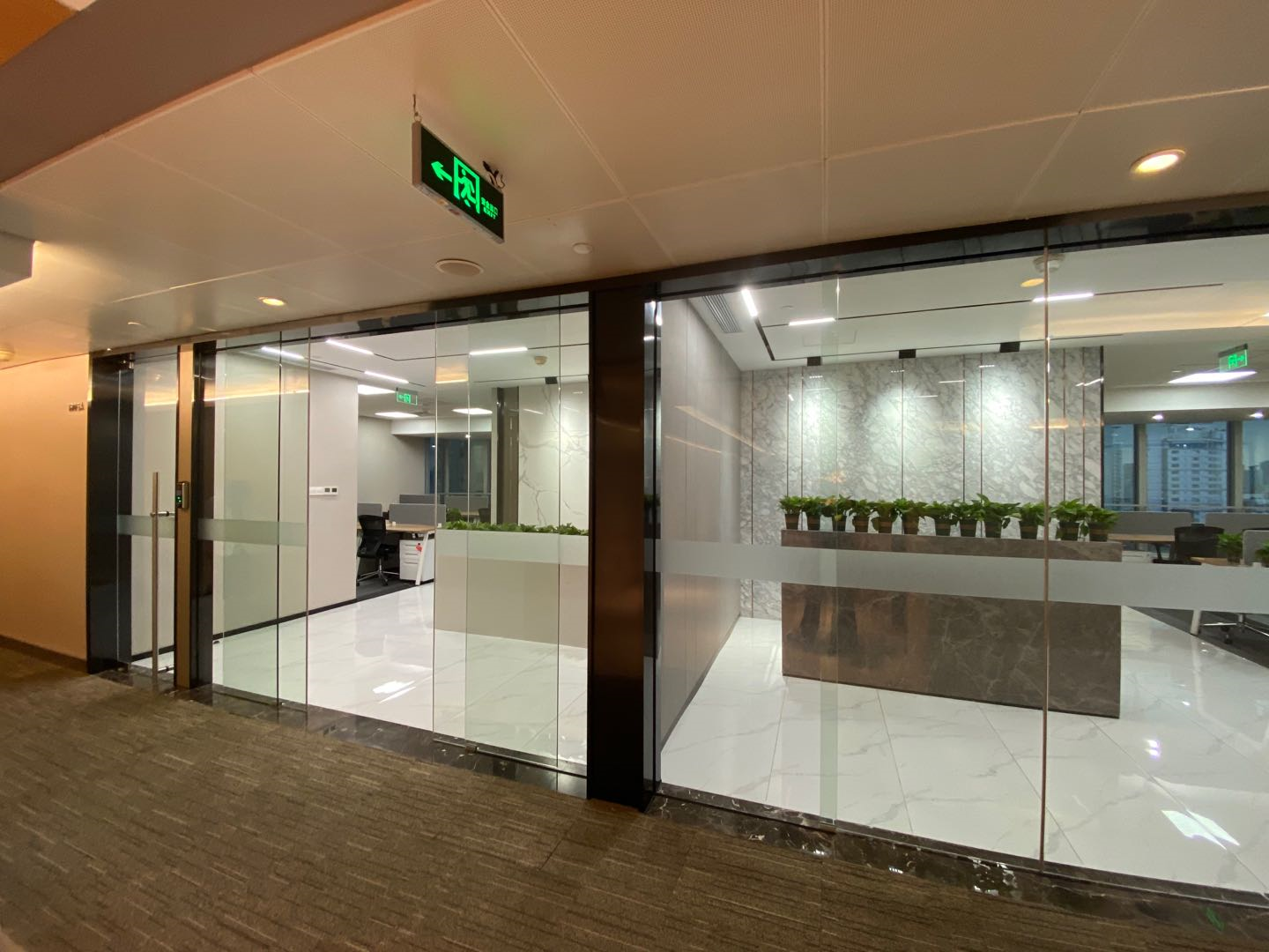 静安寺商圈soho东海广场179平定制装修办公室出租