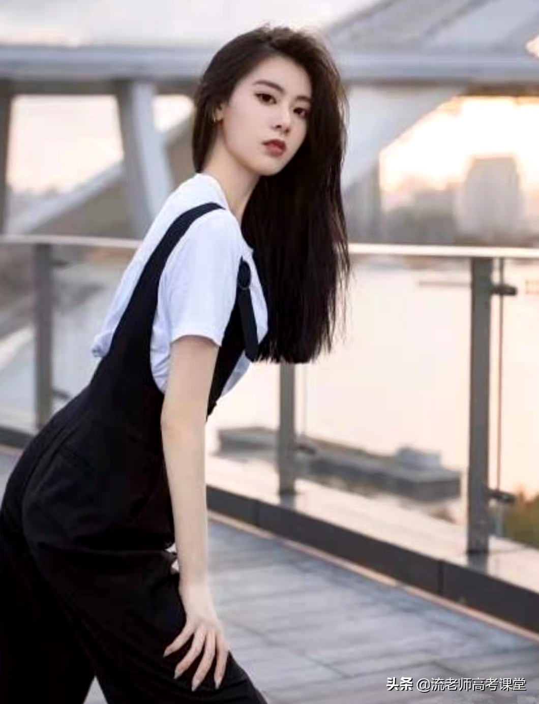 中国传媒大学校花杨诗尹，才貌双全气质佳，摘得环球小姐中国冠军