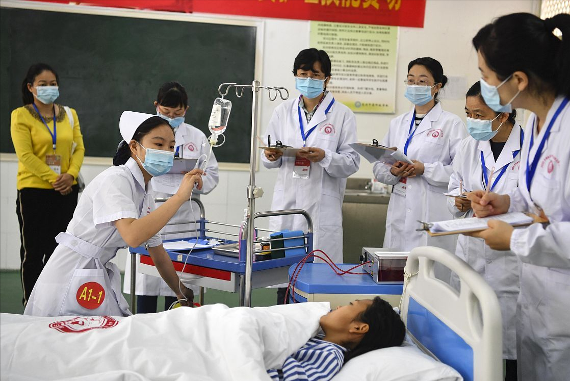 职业学校乱收费遭举报。网友：不是个例。中职的名声差是有原因的