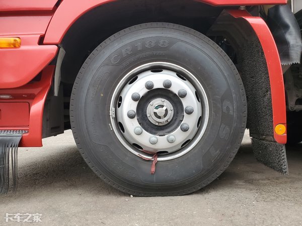 卡车能有多讲究？偶遇欧曼EST绿通之星冷藏车，车主专治强迫症