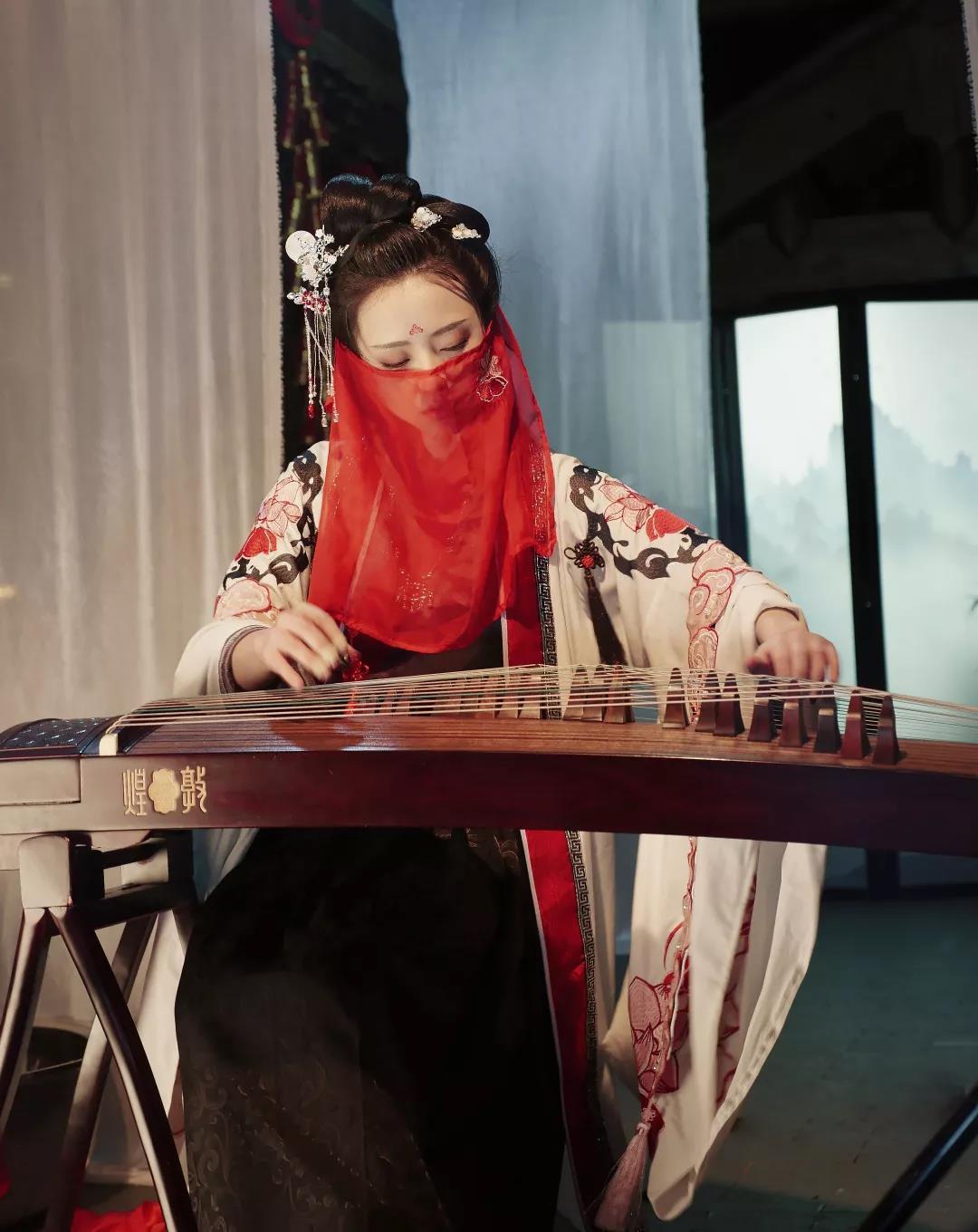 被b站列为“镇站之宝”的古筝神曲，2400万观众听得浑身炸裂