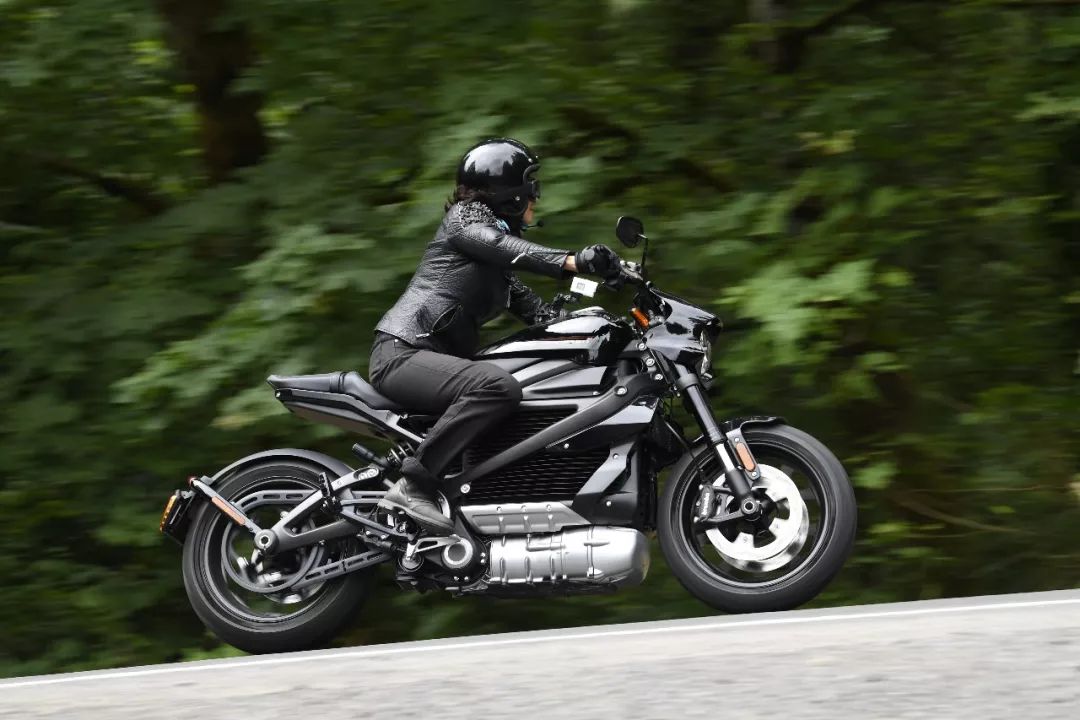 《美国试驾》消失的马蹄音 哈雷首款纯电摩托车——LiveWire