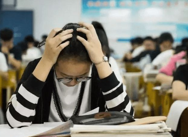 2021年高考考生注意，若录取通知书上没有这些，极可能是野鸡大学