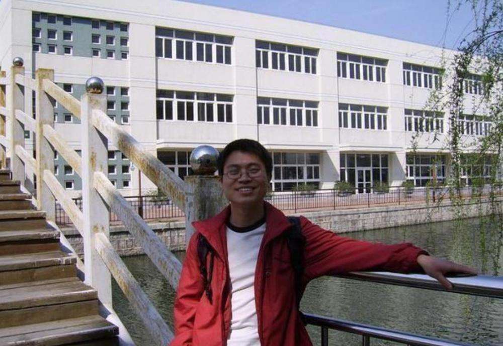 18年前孙俪首次资助的向海清，6000字长文反咬恩人，如今咋样了？