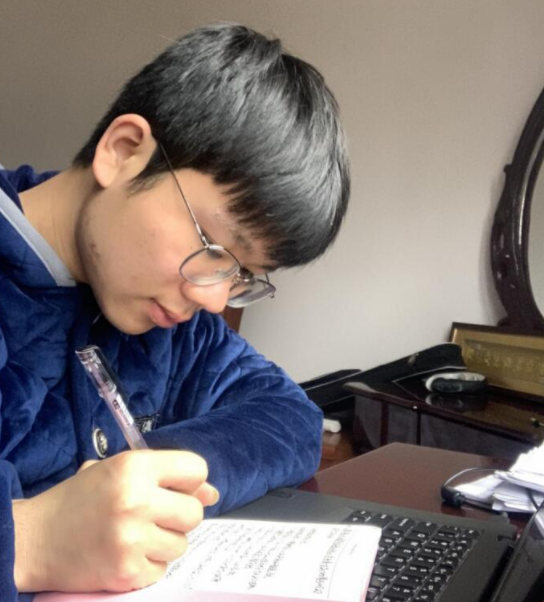 普通家庭供一名大学生，4年要花多少钱？算出来有些“吓人”