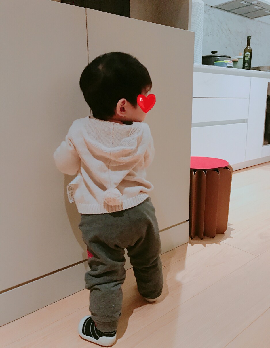 陈妍希晒儿子过万圣节，4岁小星星帅气出镜，长高变瘦气质像陈晓