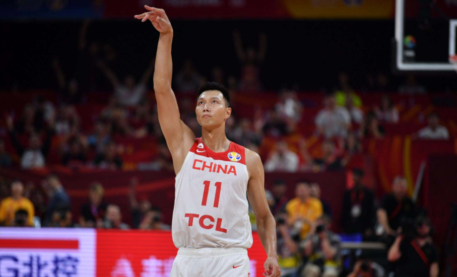 为什么崇拜nba球员这个职业(易建联：未来是你们的！33岁的老将为何还是CBA最有能力去NBA的人)