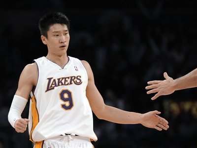 nba哪些球星是初中学历(高考季来了！盘点NBA中国球员中的学历，姚明周琦令人羡慕)