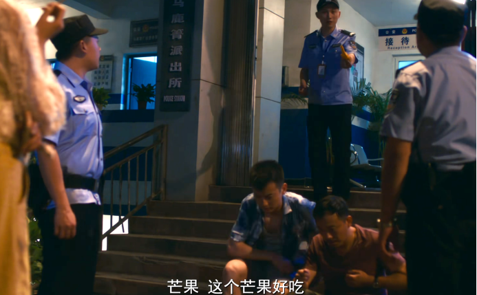 母亲坑女儿，女儿坑闺蜜，这部票房仅2666万电影真敢拍