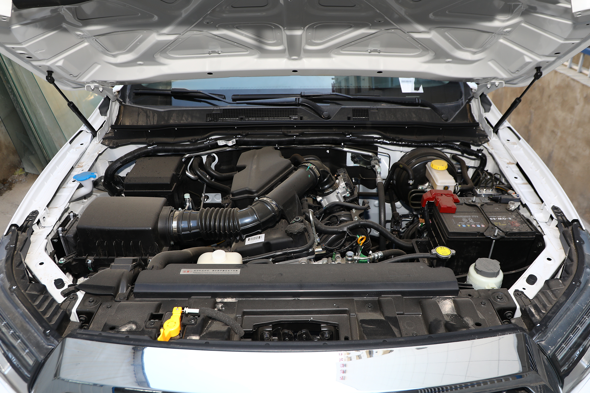 新车｜加装后桥伊顿差速器，车身自带贴花！锐骐6都市版上市