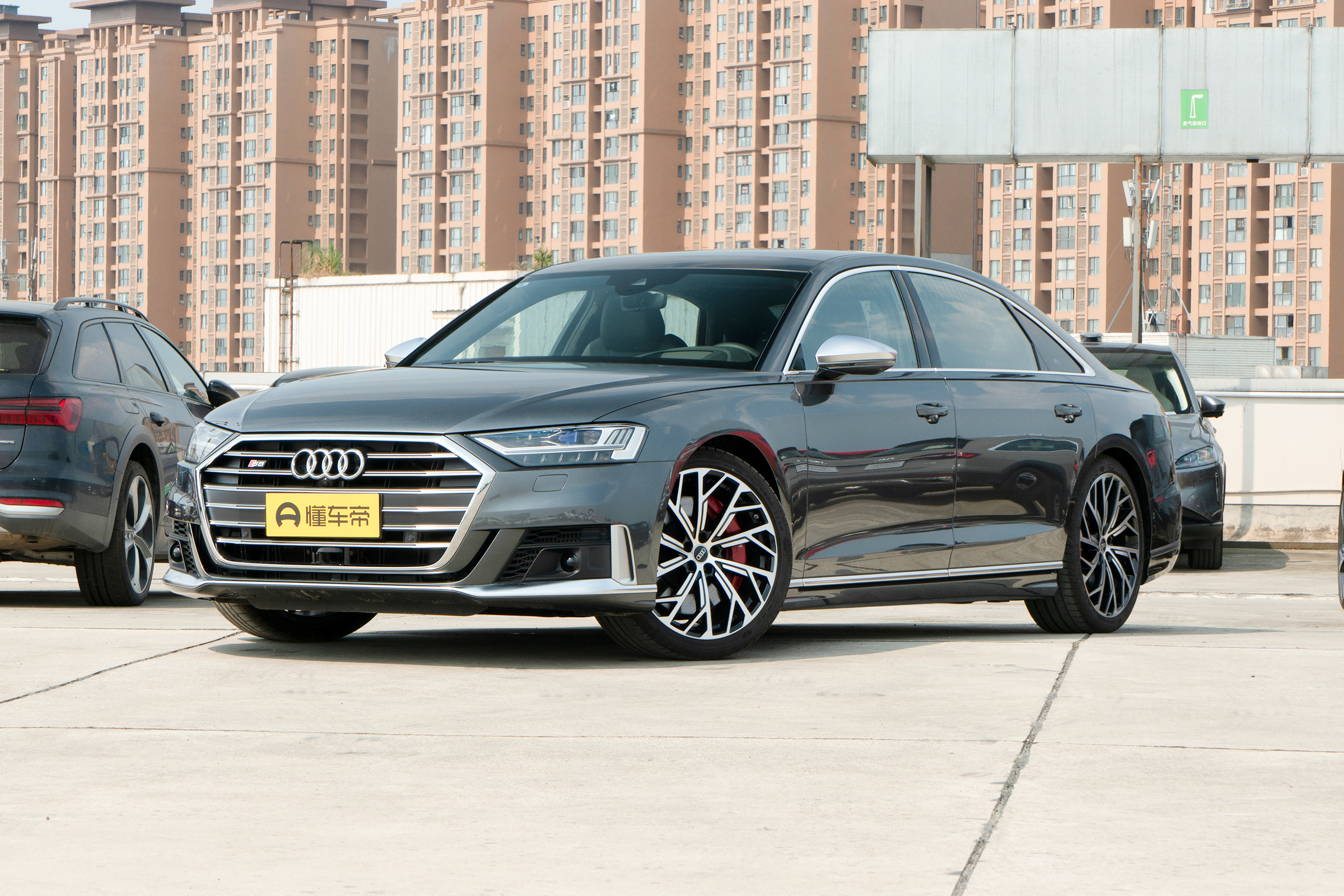 2022款奥迪S8用车成本分析，养车月开销6019元？