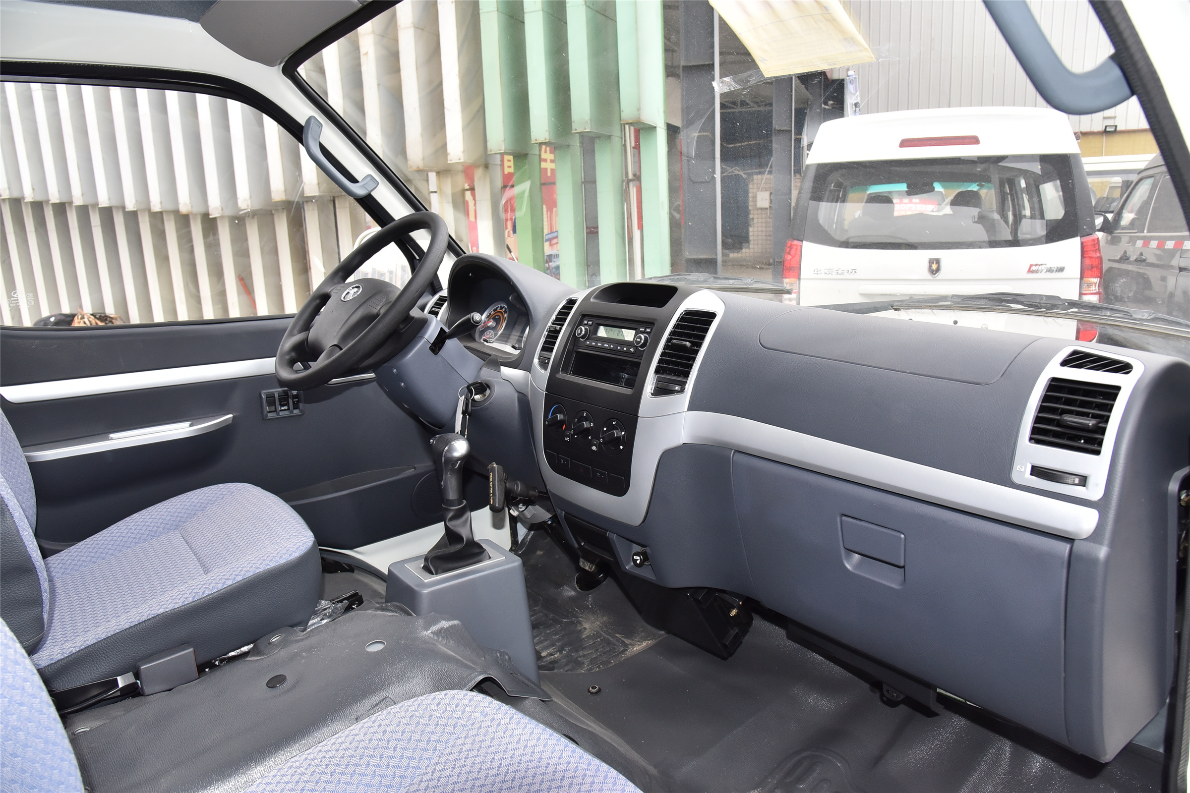 新车｜厦门金龙多款新车上市，涵盖多种动力，售7.38万元起