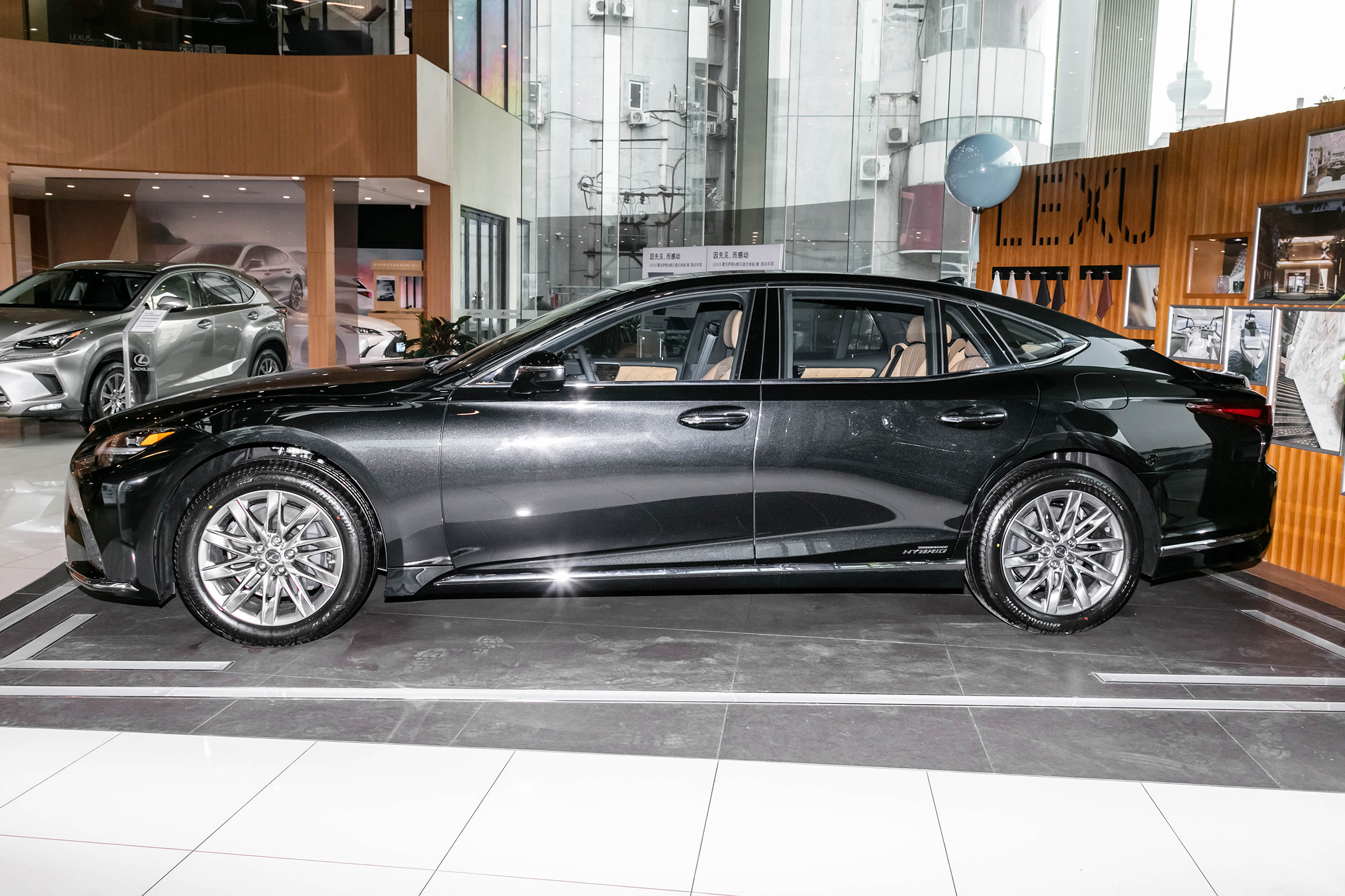 百万购车预算,雷克萨斯ls与宝马7系怎么选?