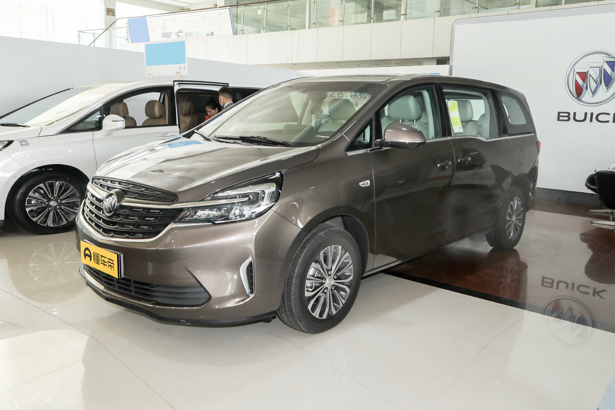 新车｜赛那神车来袭，GL8独大即将灰飞烟灭，有娃的老铁们狂欢吧