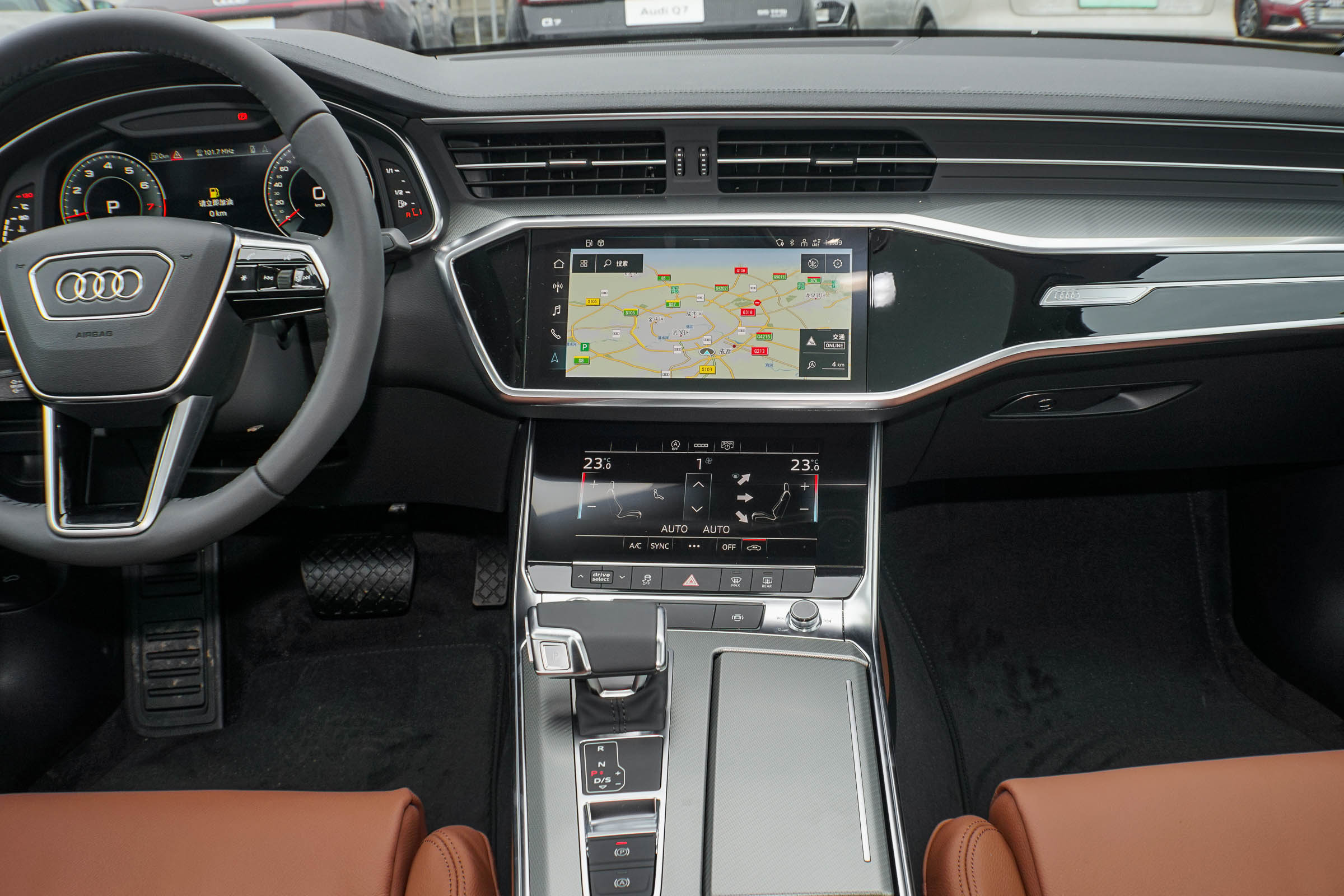 听说你买车要求多，可以看看奥迪A6L