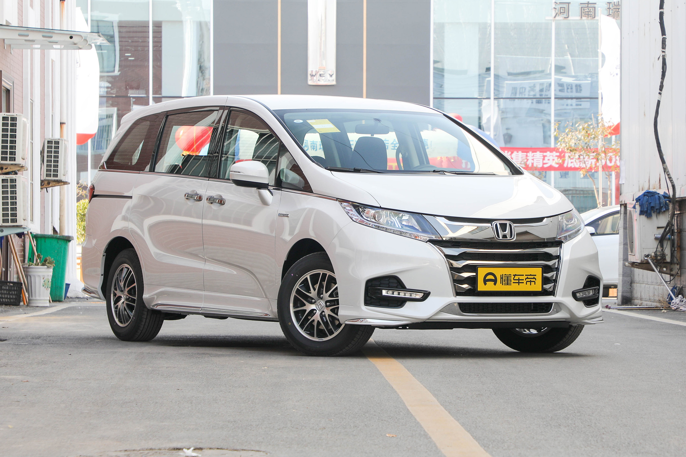新车｜赛那神车来袭，GL8独大即将灰飞烟灭，有娃的老铁们狂欢吧