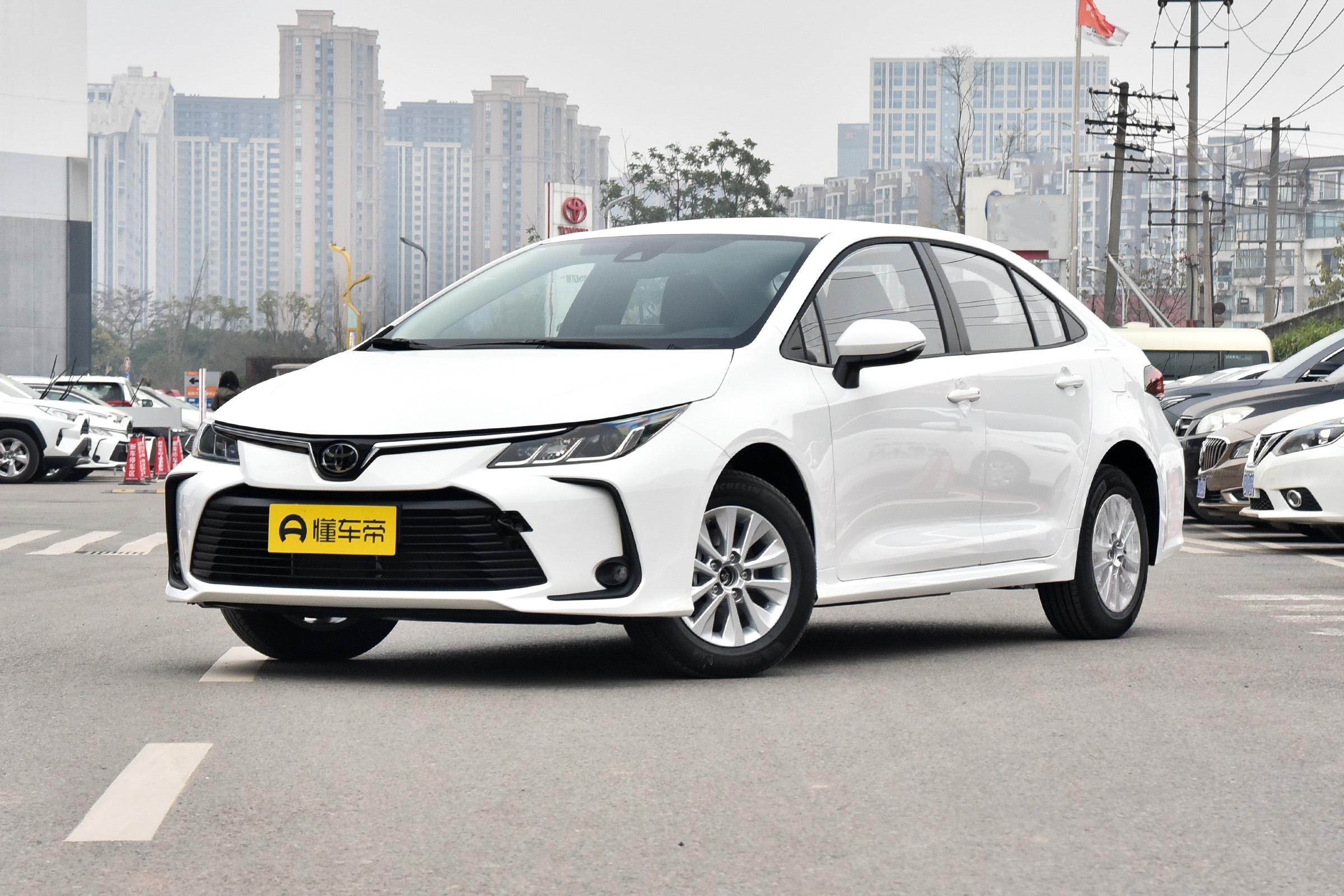 新车|售12.99万元起，搭载1.5T发动机，一代本田思域正式上市