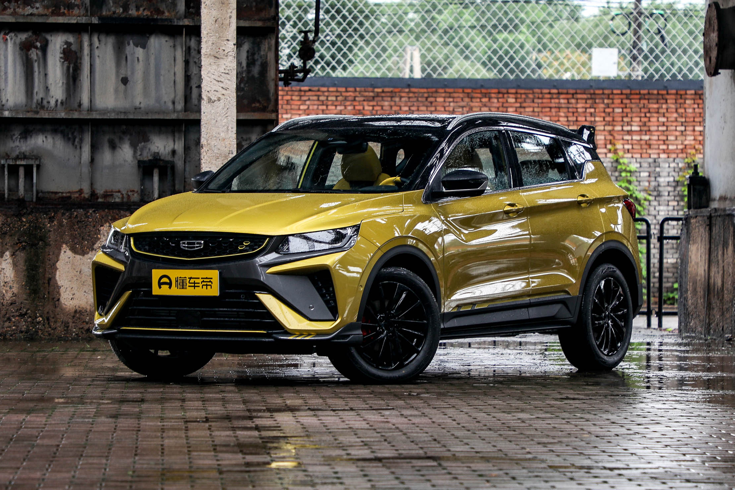 吉利缤越作为一次小改款,新车的变化并不明显,基于产品价格和定位来看