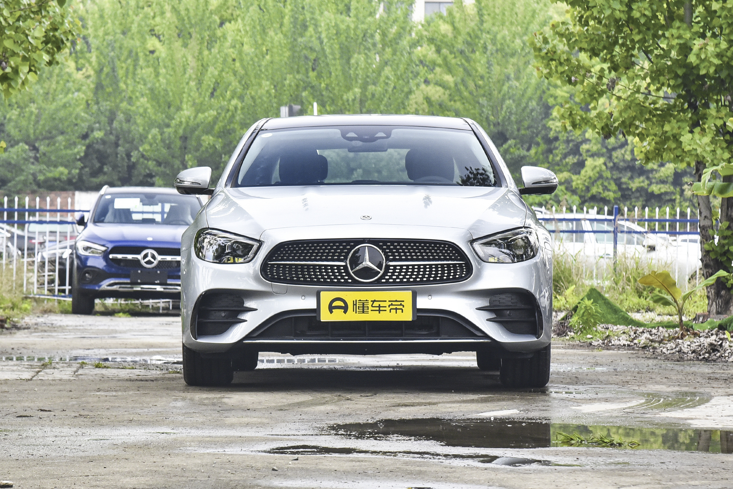 新车|配置调整,售价保持不变,新款奔驰e级phev上市