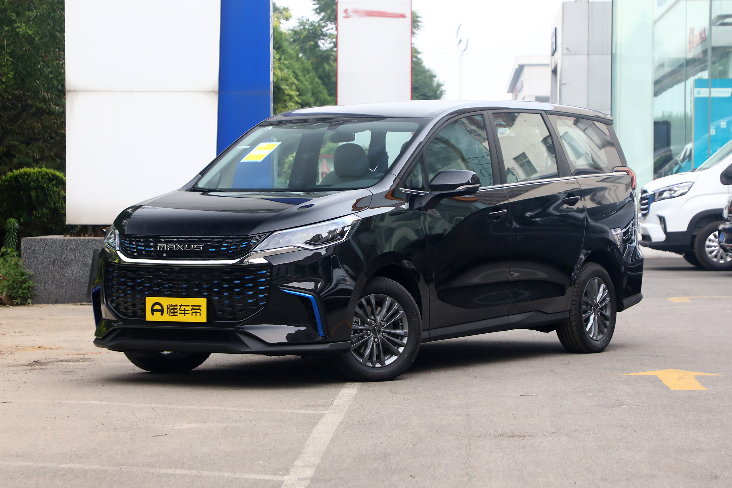新车 </p><p>　　 售17.98万起，上汽大通新款EUNIQ 5上市，定位家用紧凑型MPV