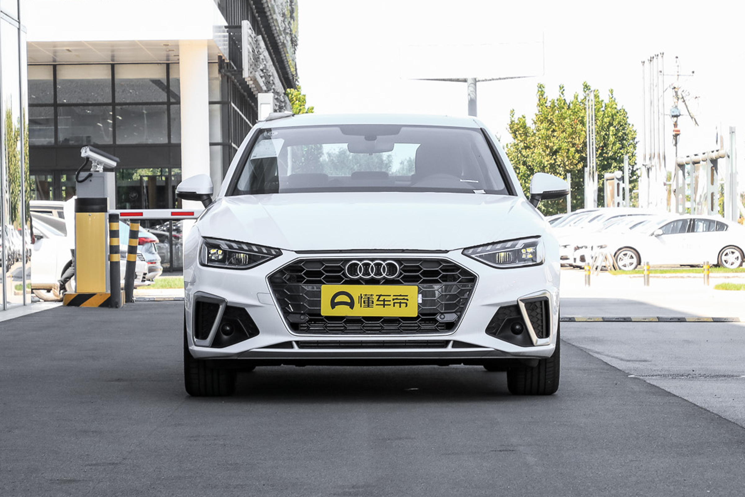 众多配置加持的奥迪A4L 究竟实力怎样