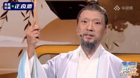 康辉与谢娜金鹰主持(有一次，康辉和谢娜合作，主持金鹰颁奖典礼,这是两人第一次合作)