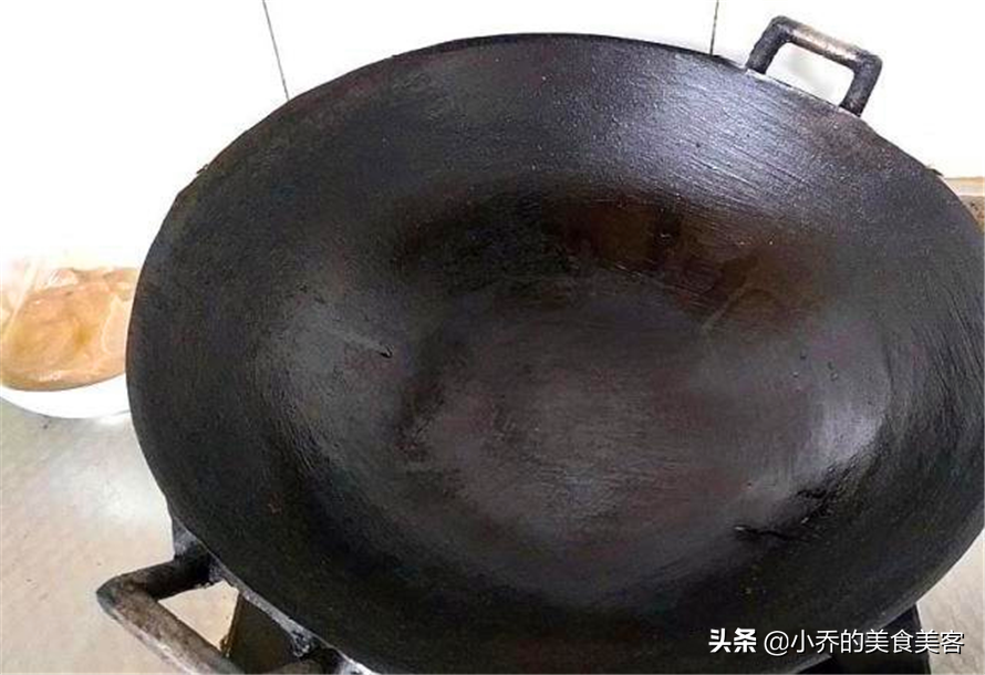 家用炒菜用什么锅比较好(平时在家里做菜，一定要做到专锅专用，如果乱用)