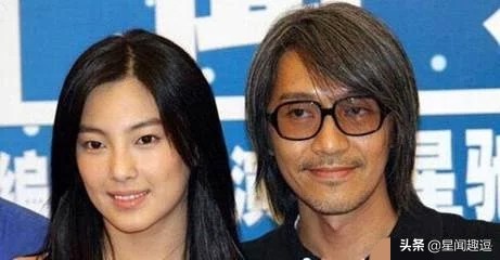 1992年周星驰香港小姐竞选视频(一次竞选香港小姐大赛上，周星驰连出几道题)