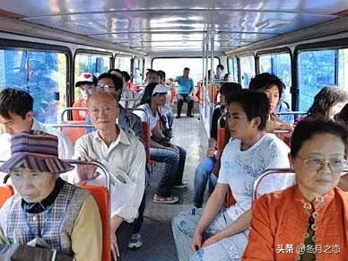 今日小寒气温表(时令已是小寒天气，今天是个阴天，而且还起了风)