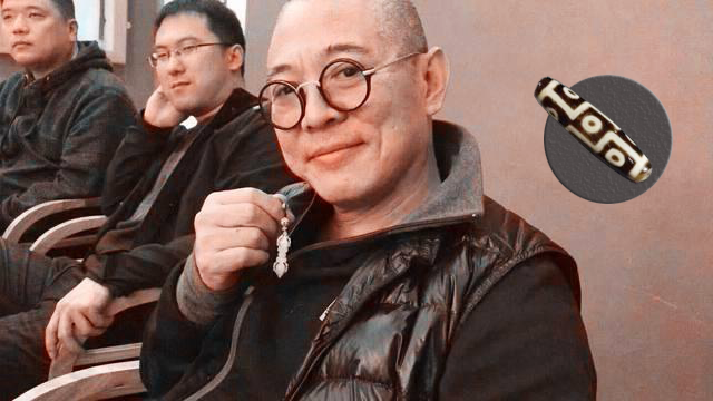 2012年，马云过48岁生日，李连杰对他说本命年你应该带个红珠子，像我一样