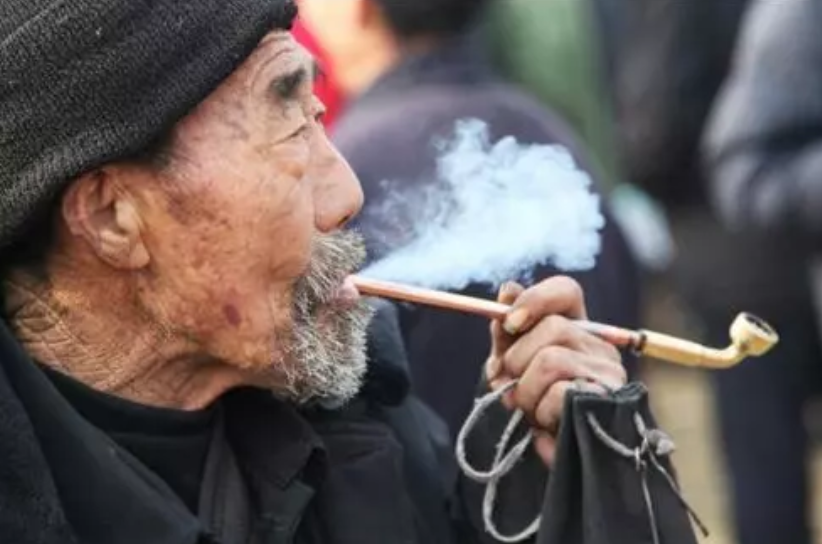 清明祭祖有讲究给亲人上坟不仅要提前，磕头还有你不知道的规矩
