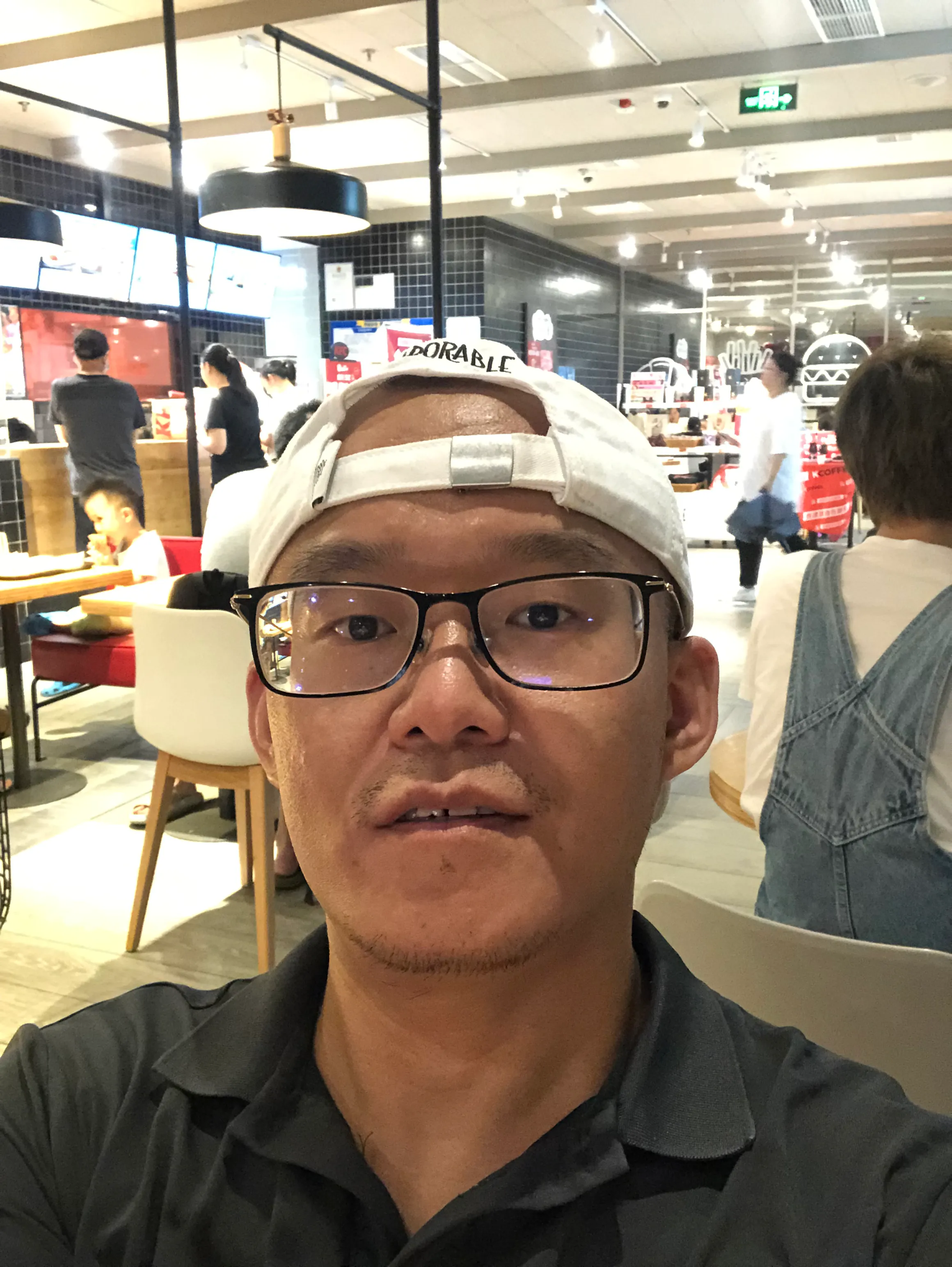 15年6月，长沙股民想赚钱的散户爆仓跳楼的消息在股吧里疯传