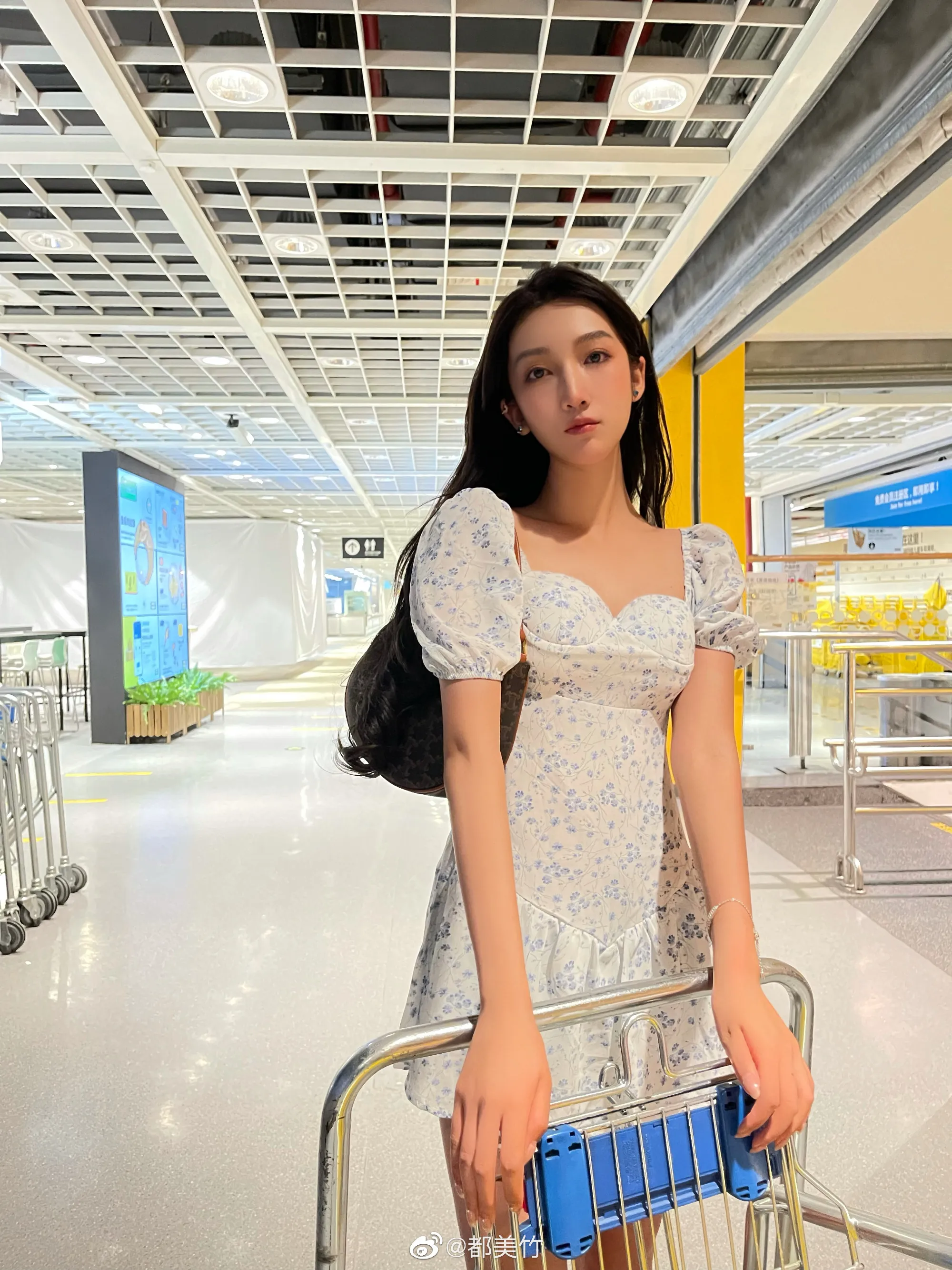 吴亦凡的先驱前辈,70年代娱乐圈第一个因为女人进去的小鲜肉