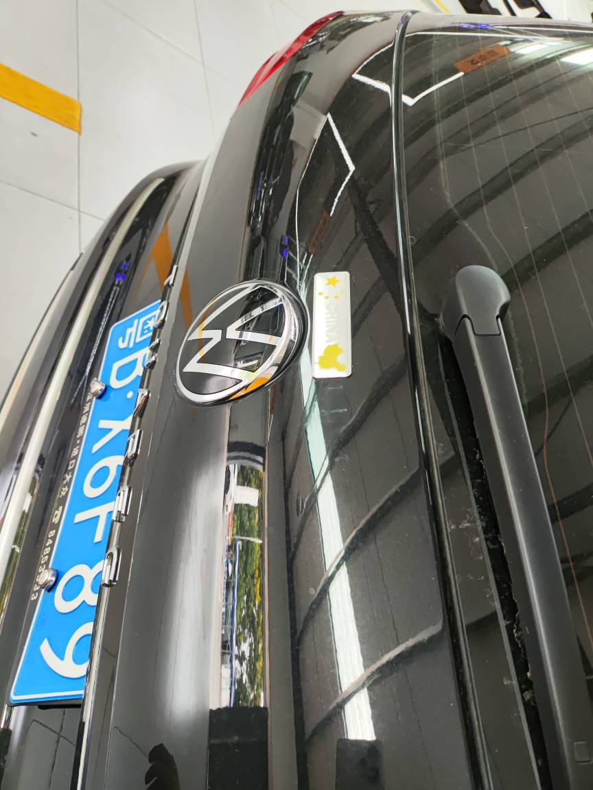 25万预算想买德系旗舰SUV？这台2021款途锐了解一下